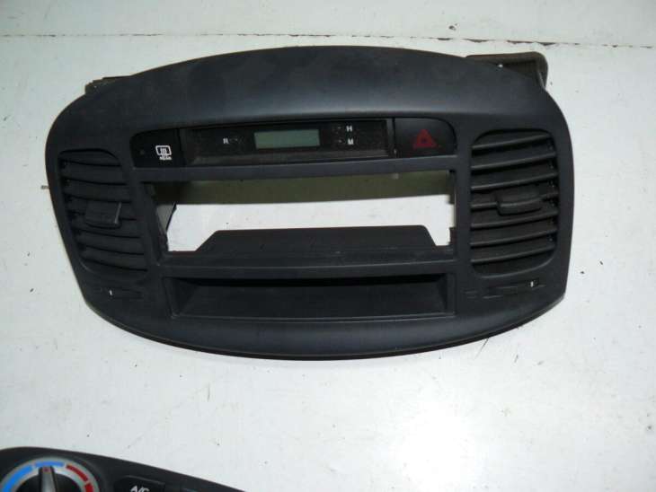 Hyundai Accent 2009r Mc III Zegarek