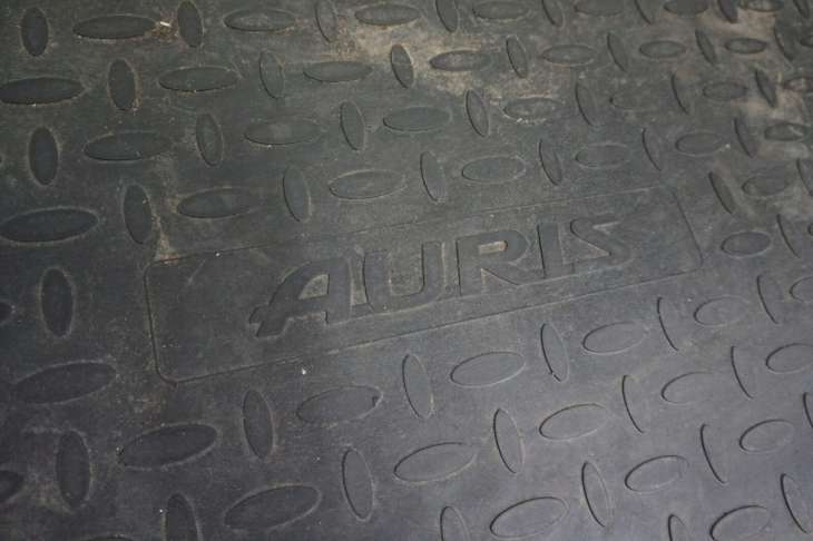Toyta Auris I 2007r Wykładzina Bagażnika Dywan - Image 2
