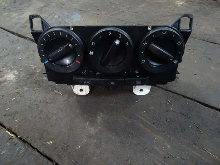 Mazda 5 2005r Panel Nawiewu Klimatyzacji M1900cc33 F08 Europa