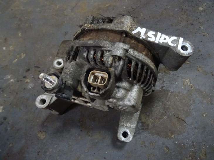 Mazda 5 2005r 1.8b Alternator