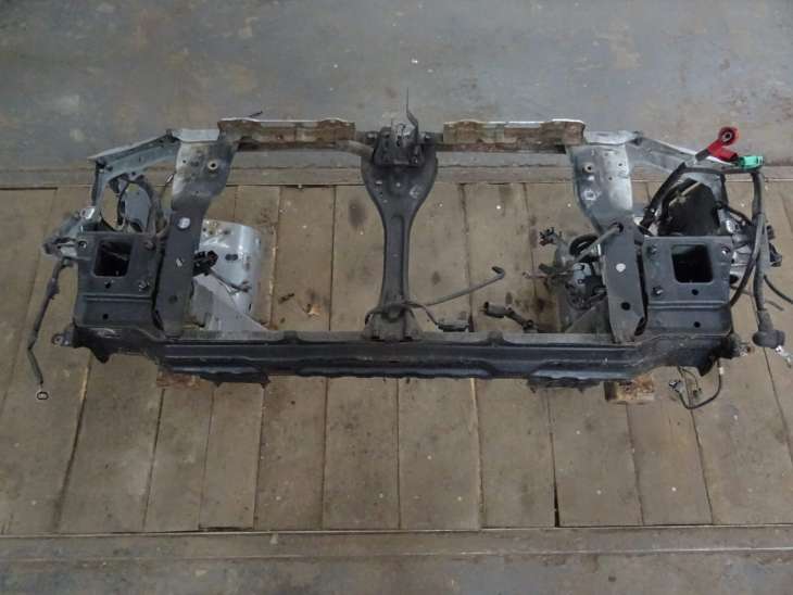 Subaru Impreza Gg Gd Pas Przedni Podłużnica 01g