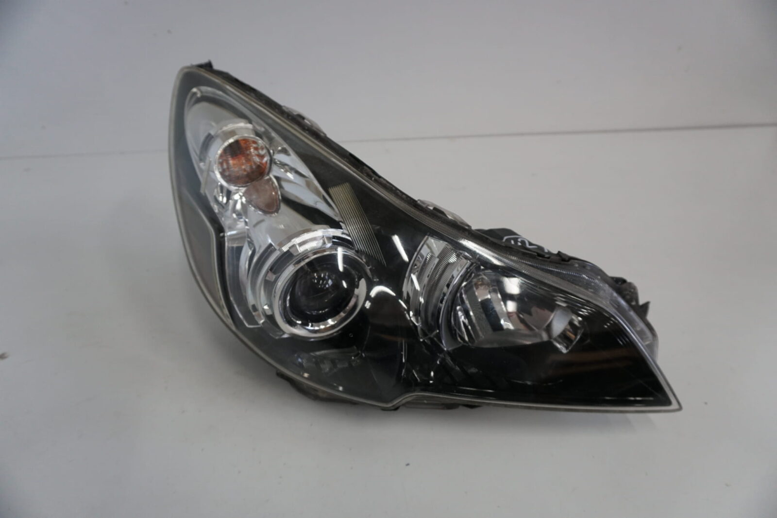 Subaru Legacy V Lampa Przednia Prawa Xenon Nr.42