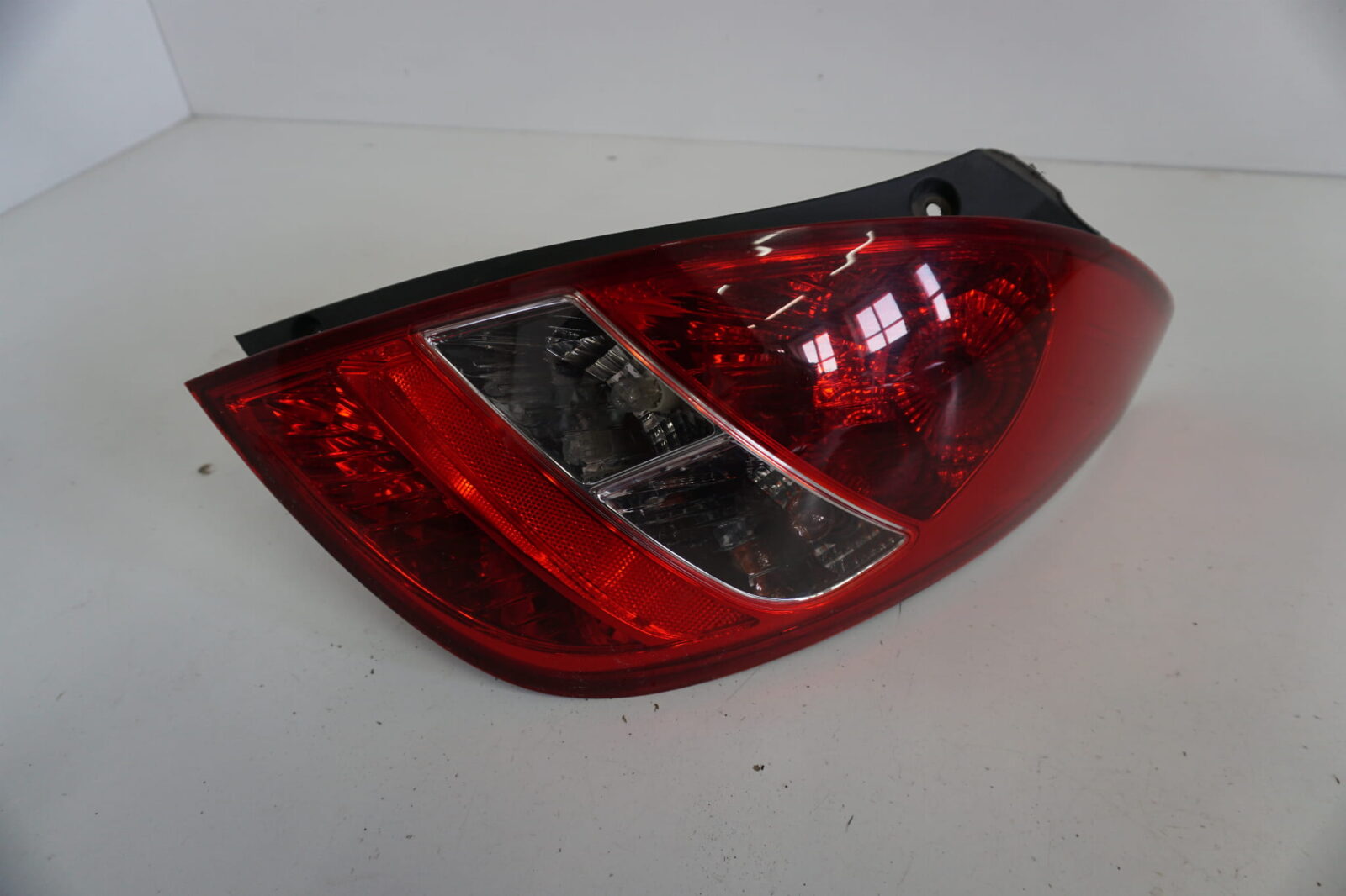Hyundai I20 Lampa Prawa Tylna 92402-1j000