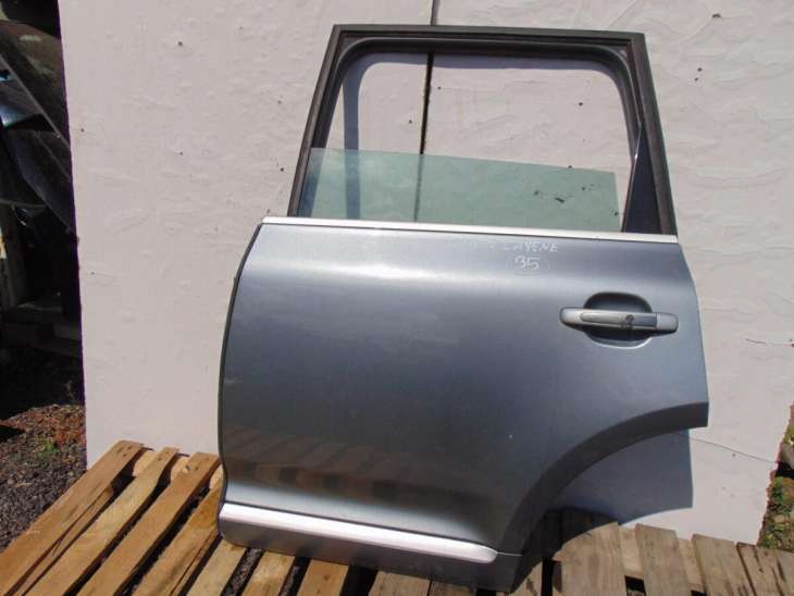 Porsche Cayenne 2003r Drzwi Lewe Tylne