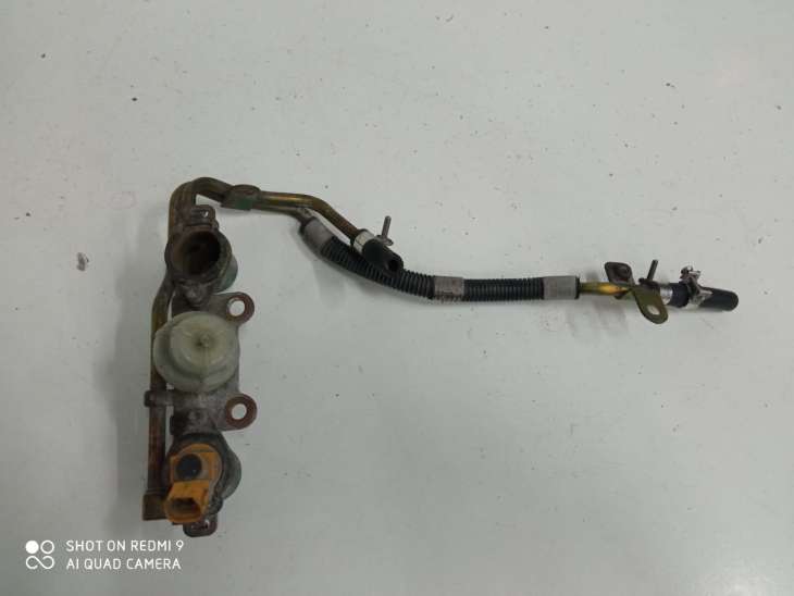 Subaru Legacy IV Outback Turbo Listwa Wtryskowa Lewa Wtryskiwacz 17523aa840 - Image 2