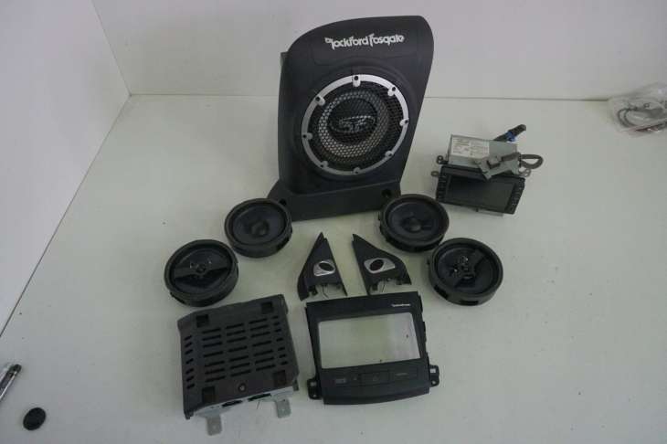 MITSUBISHI OUTLANDER II ROCKFORDFOSGATE 8750A070 GPS ROCKFORD FOSGATE