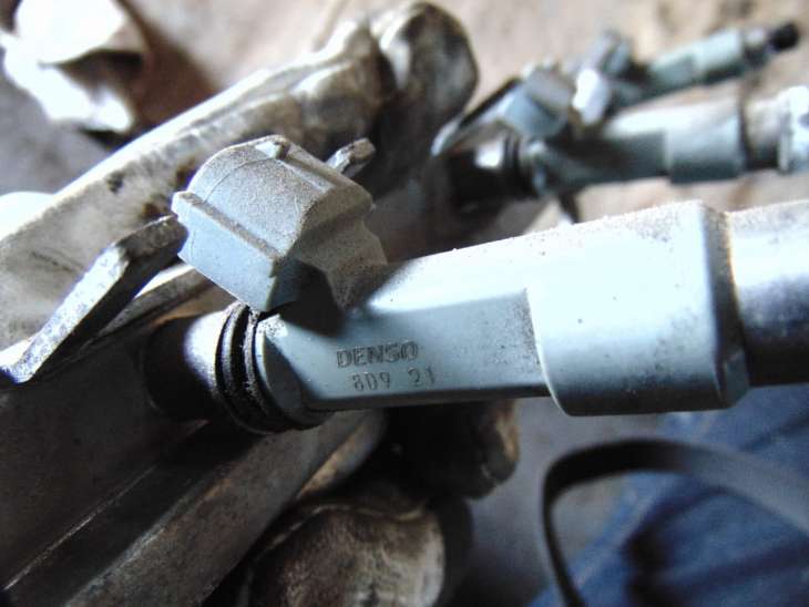 Suzuki Grand VItara 2007r 1.6b M16a Wtryskiwacze Listwa Wtryskowa 15710-64j00 ; 15730-64j00 ; 297500-0540 - Image 3