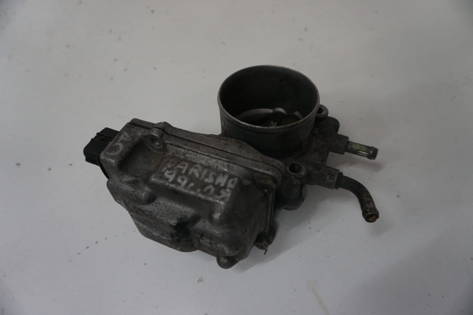 Mitsubishi Carisma Przepustnica 1.8 GDI Benzyna