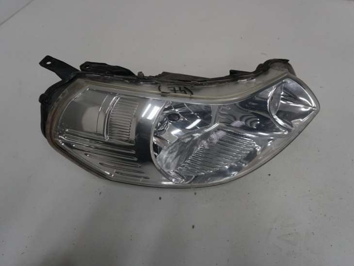 Suzuki Sx4 Lampa Prawa Przednia Uk Nr.74