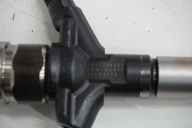 Subaru Legacy Outback 2.0d Wtryskiwacze 16613aa020 - Image 3