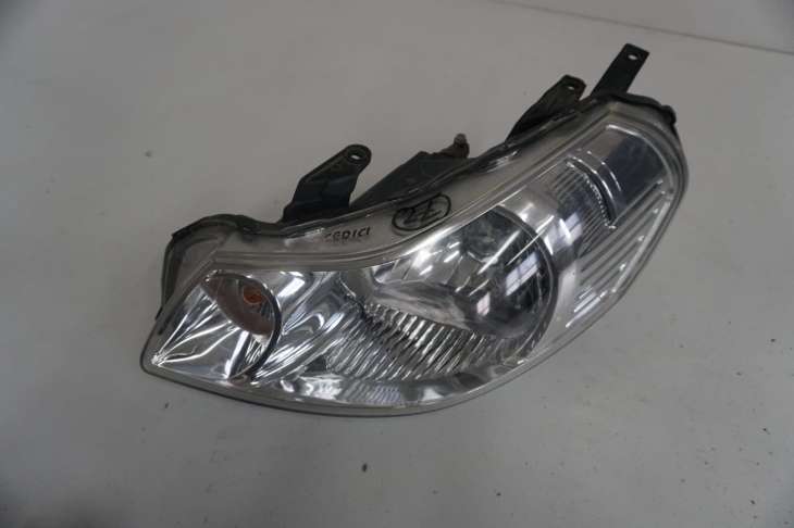 Fiat Sedici Lampa Lewa Przednia Nr.72