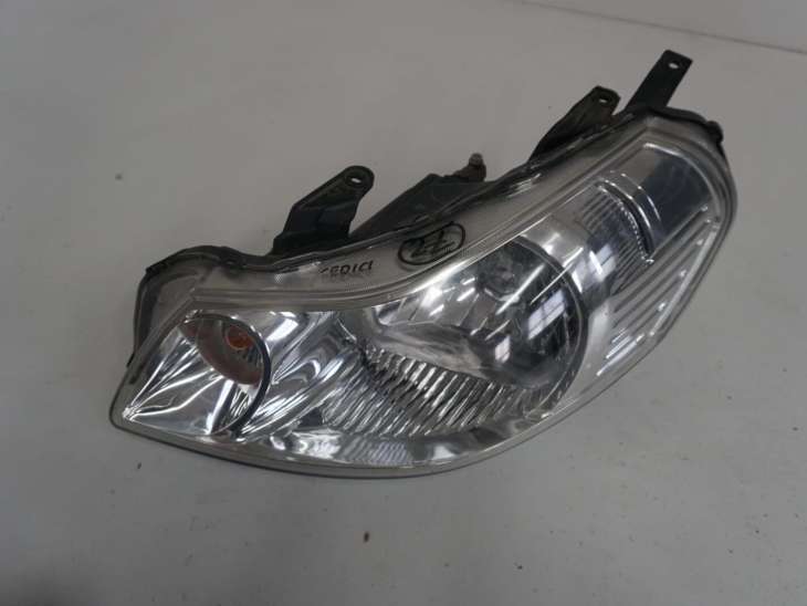 Fiat Sedici Lampa Lewa Przednia Nr.72