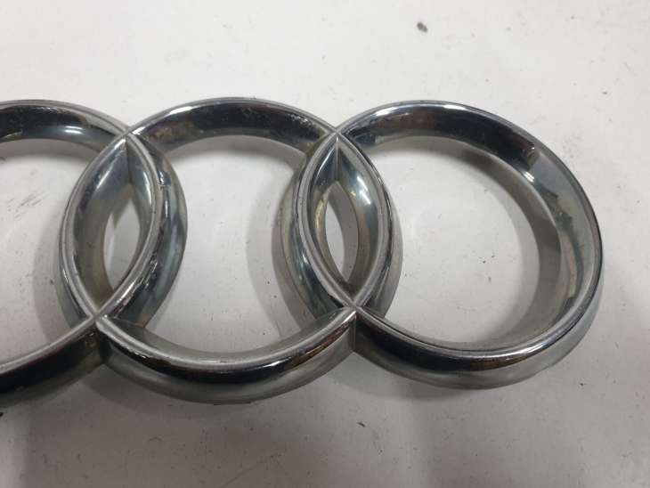 Audi A3 8p Znaczek Emblemat Zderzak Grill Przód 8d0853605 - obrazek 3