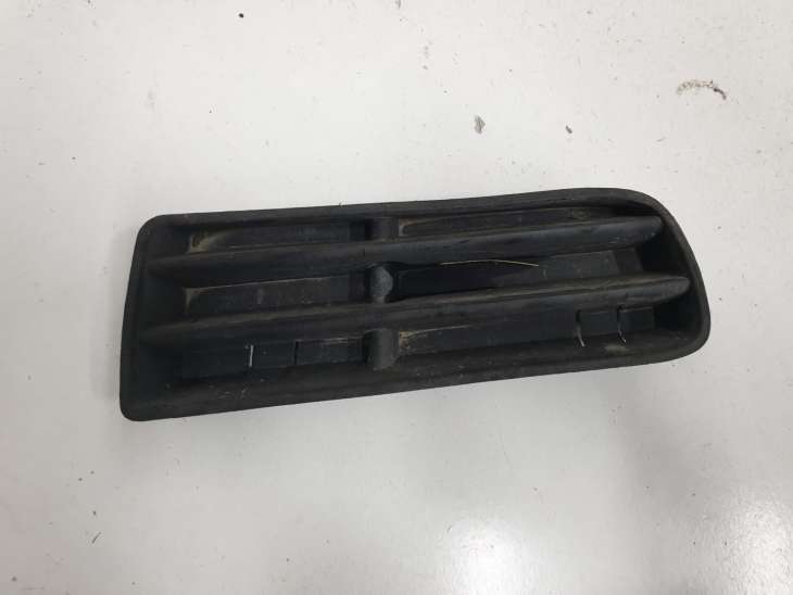 Volkswagen Vw Golf IV Kratka Zderzaka Prawa 1j0853666d