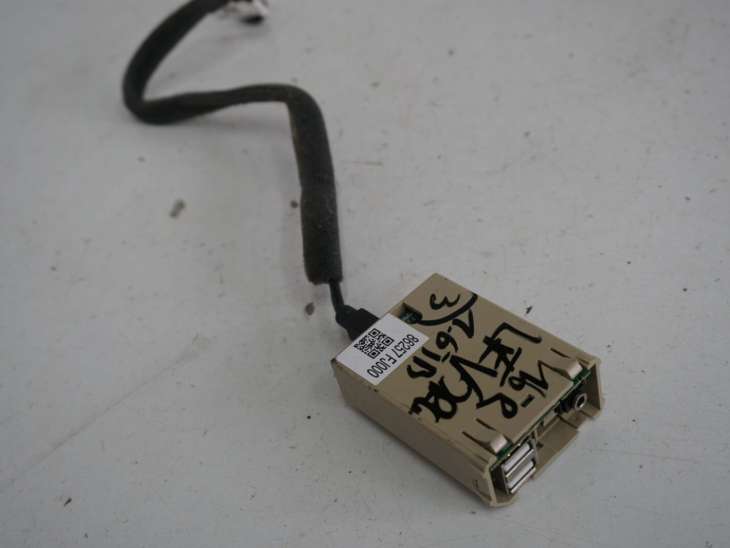 Subaru Levorg XV Impreza Moduł Czytnik Usb Aux 86257fj000 86273fj350