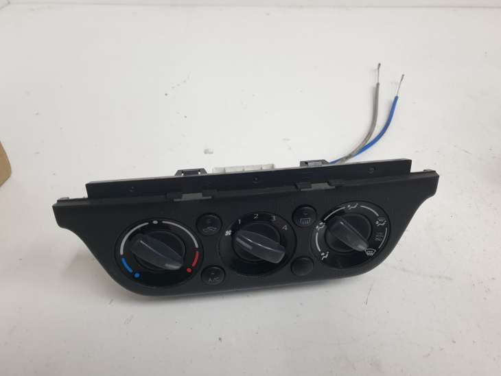 Suzuki Swift Mk6 Panel Nawiewu Klimatyzacji Linki