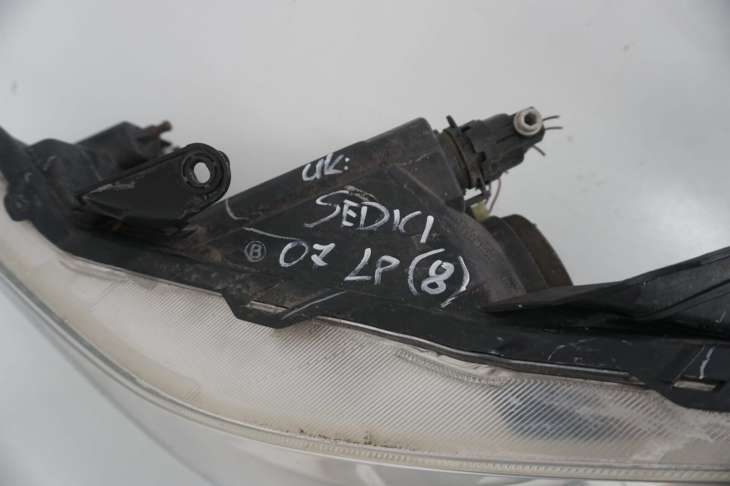Fiat Sedici Lampa Lewa Przednia Uk - Image 4