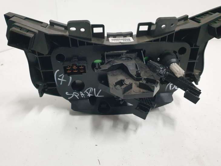 Chevrolet Spark M300 2010r Panel Nawiewu Klimatyzacji 95979292 - obrazek 2