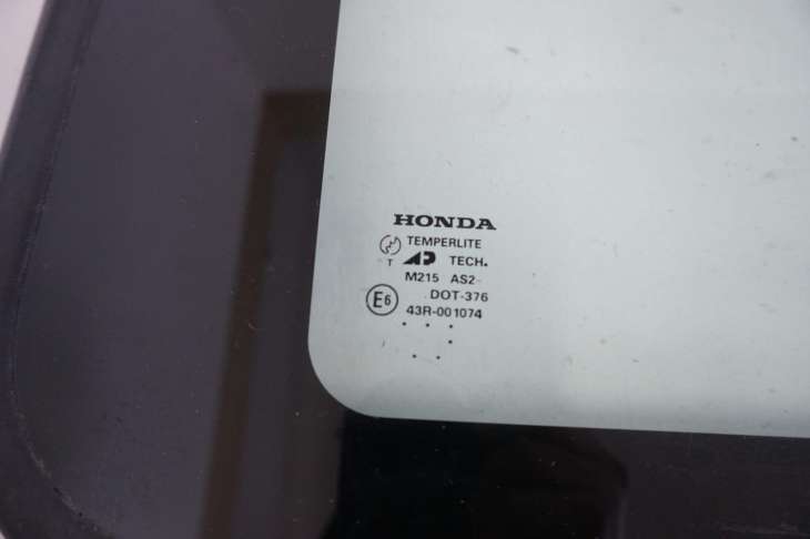 Honda CIVIc VI Coupe 1997r Szyba Szyberdachu (NR 230) - Image 3