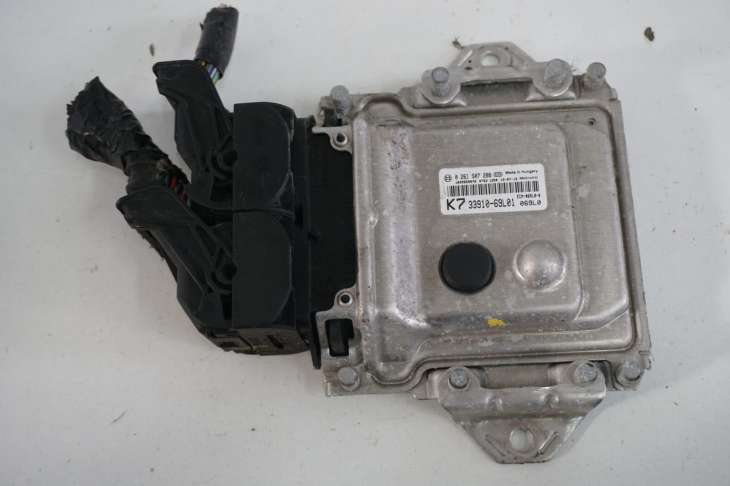 Suzuki Swift Mk7 IV Sterownik Silnika 33910-69L01