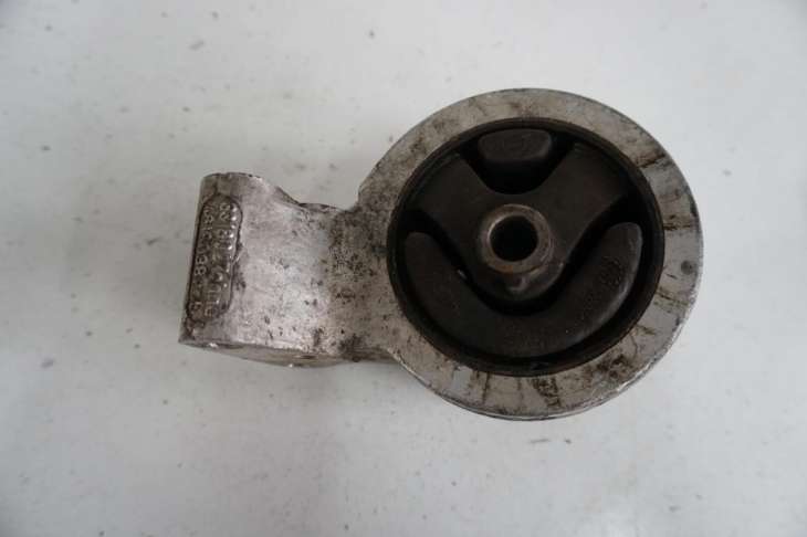 Mitsubishi Carisma 1.6b Poduszka Silnika Prawa 3318027 4618038 - Image 3
