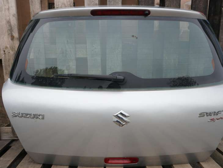 Suzuki Swift Mk6 III Szyba Tylna Klapa Bagażnika