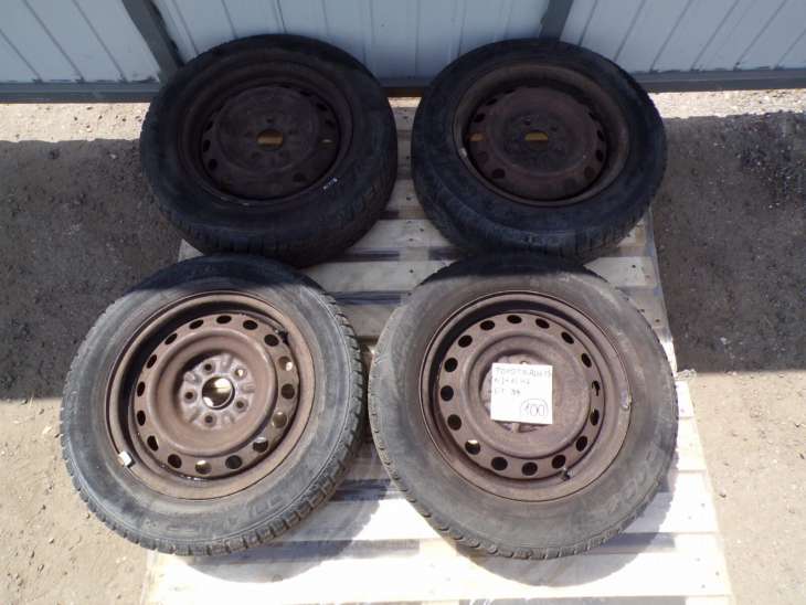 Toyota Auris 2008r Felgi Stalowe 15x6j Et39 5x114,3 60,1mm