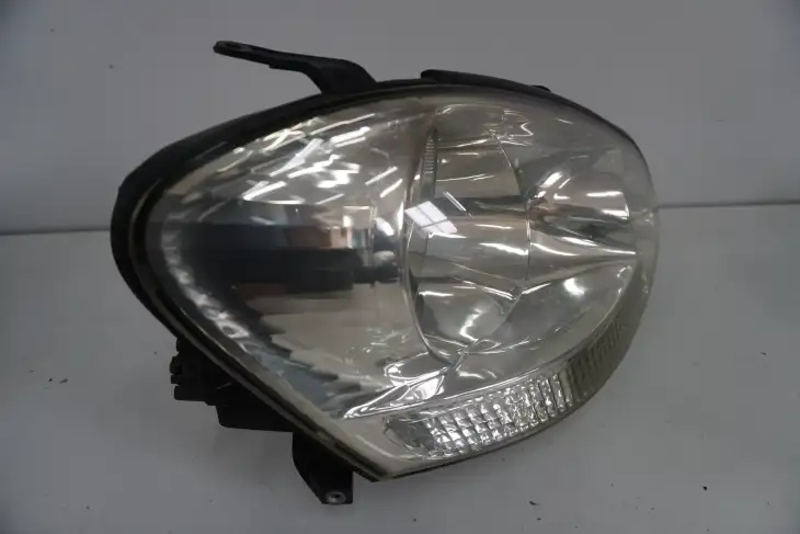 Toyota Avensis Verso 2002r Lampa Prawa Przednia Przód Europa (NR 68) - Image 3