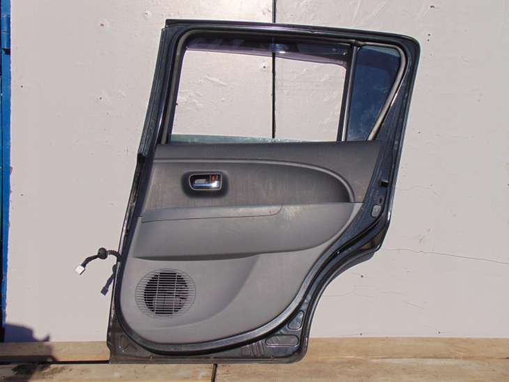 Daihatsu Sirion M3 Drzwi Prawe Tylne Szyba Nr.77 - Image 4
