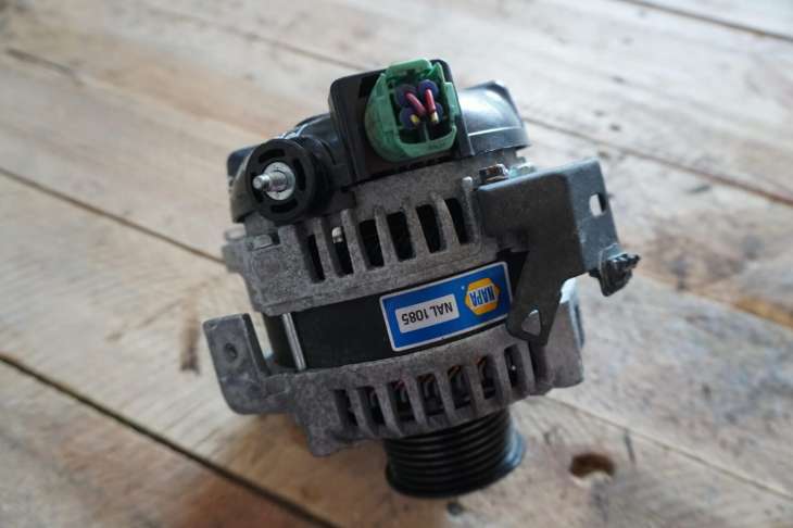 Toyota PreVIa II Alternator 2.4b - Image 3