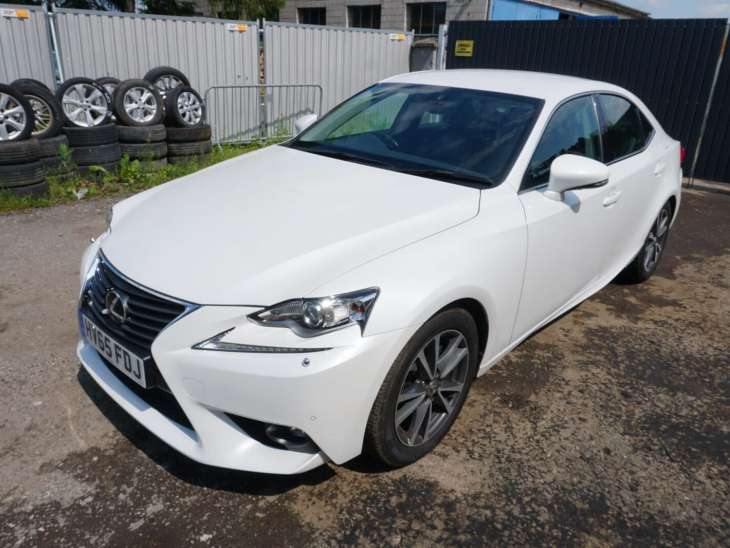 LEXUS IS300H III