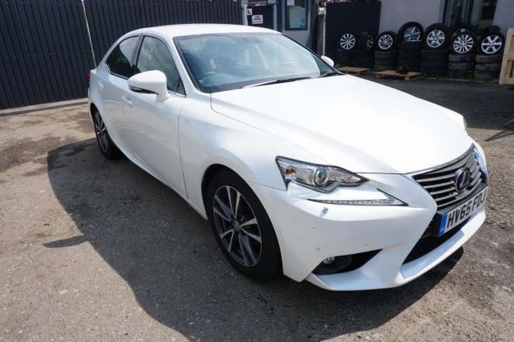 LEXUS IS300H III - obrazek 2