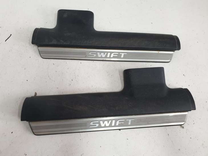 SUZUKI SWIFT MK6 Sport Listwa Nakładka Progu 76161-63J0 76161-63J0 76151-63J0