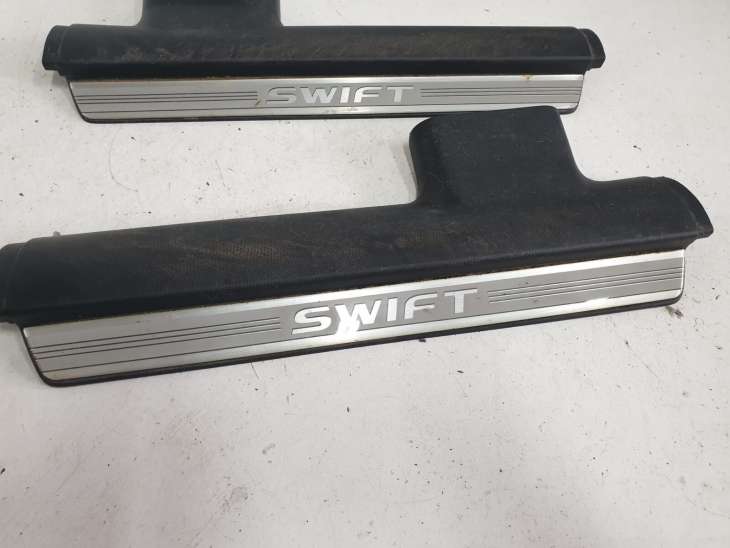 SUZUKI SWIFT MK6 Sport Listwa Nakładka Progu 76161-63J0 76161-63J0 76151-63J0 - Image 2