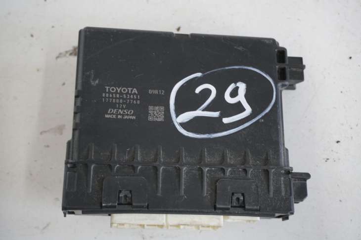Lexus Is300h III Moduł Komfortu 88650-53451 - Image 3