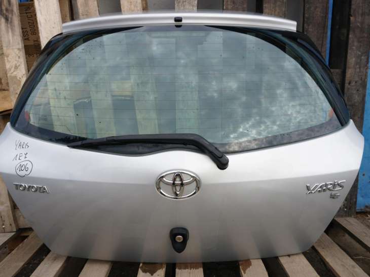 Toyota Yaris II Klapa Bagażnika Szyba 1f8 Mechanizm