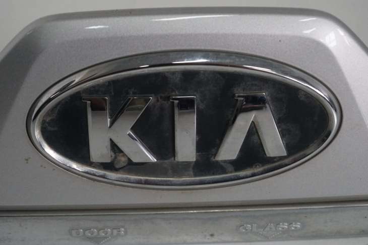 Kia Sportage II Blenda Klapy Bagażnika 87311-07110 - Image 2