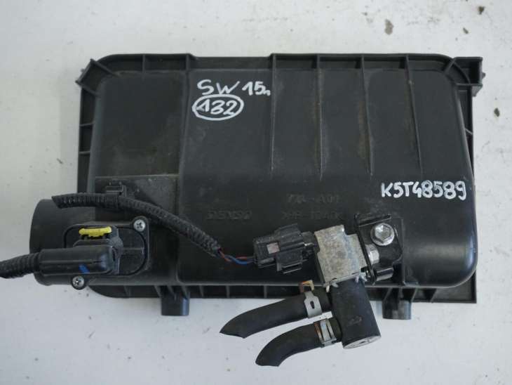 Suzuki Swift Mk7 IV Obudowa Filtra Czujnik K5t48589