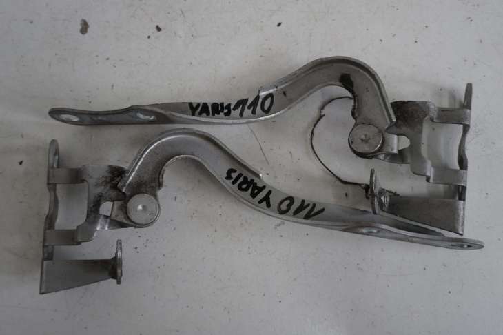 TOYOTA YARIS 2007R ZAWIASY MASKI KOMPLET KołoR 1E7
