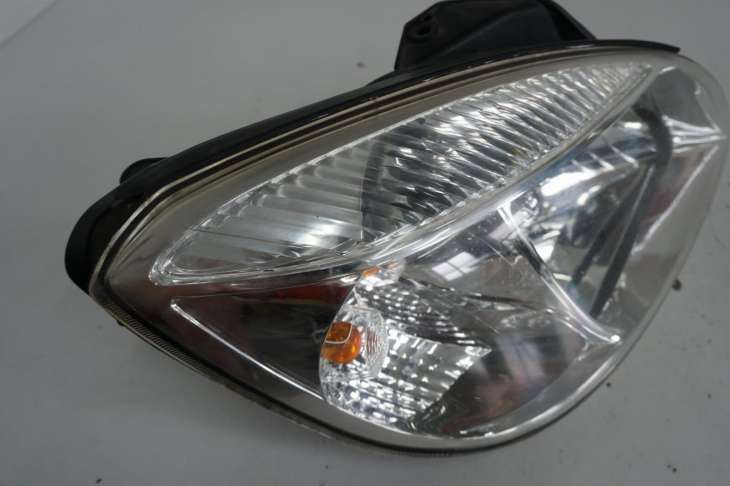 Kia Rio 2006r Lampa Prawy Przód Uk 92102-1g0r Numer 109 - Image 3