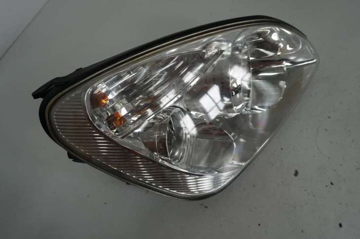 Kia Carens Lampa Prawy Przód Uk 92102-1d0 Numer 99 - Image 3