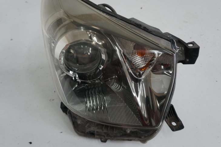 Toyota Iq Lampa Prawy Przód Uk Numer 39 - Image 2