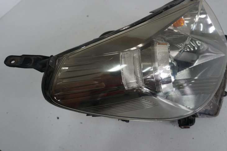 Toyota Iq Lampa Prawy Przód Uk Numer 39 - Image 3