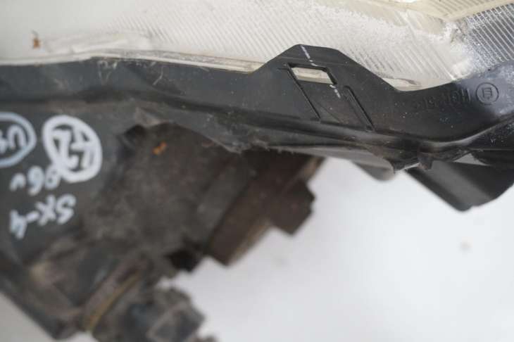 Suzuki Sx4 2006r Lampa Prawa Przednia Uk Numer 42 - Image 9