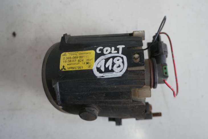Mitsubishi Colt Halogen Lewy Mr957361 - Image 3