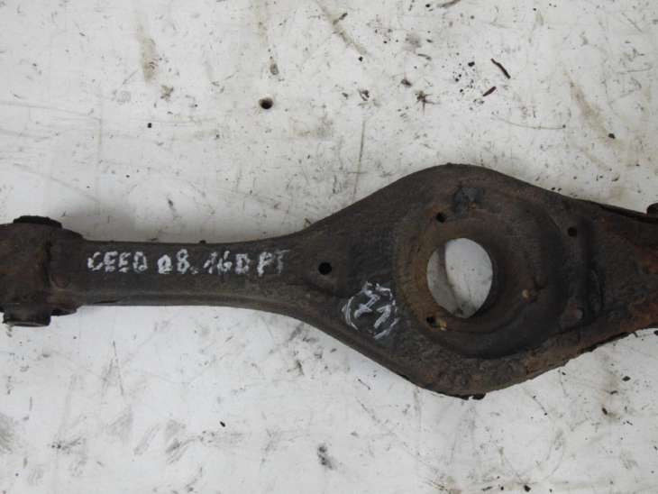 Kia Ceed 2008r Wahacz Dolny Prawy Tył