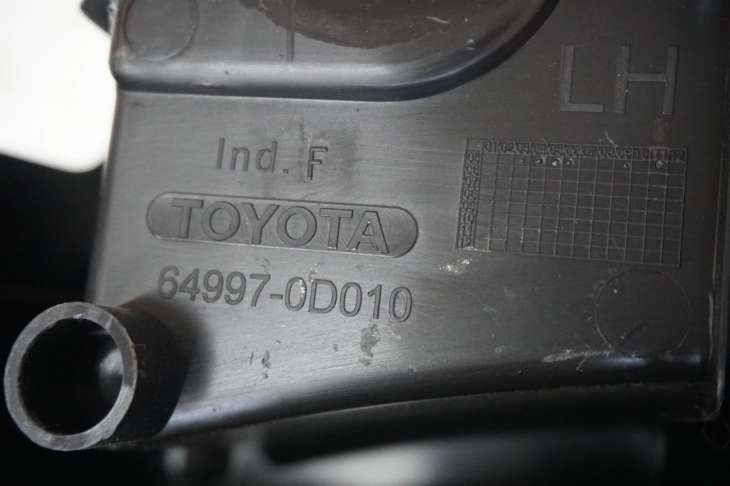 Toyota Yaris II Schowek Bagażnika Lewy 64997-0d010 - Image 3