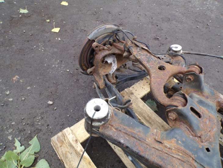 Subaru XV Gp Belka Zawieszenia Tylnego Zwrotnica - Image 5