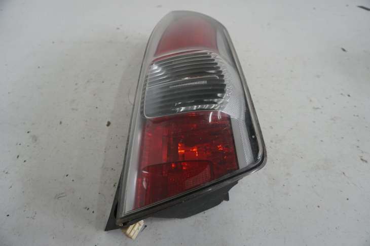 Daihatsu Sirion II Lampa Tylna Prawa Koito 220-51763 - Image 4