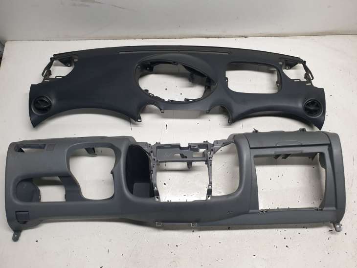 Toyota Yaris I Deska Rozdzielcza Konsola Europa 55303-52010 55301-52010